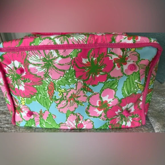 Lilly Pulitzer Beach Cooler Featured By Big Flirt in a Beautiful Floral Print - Picture 8 of 16